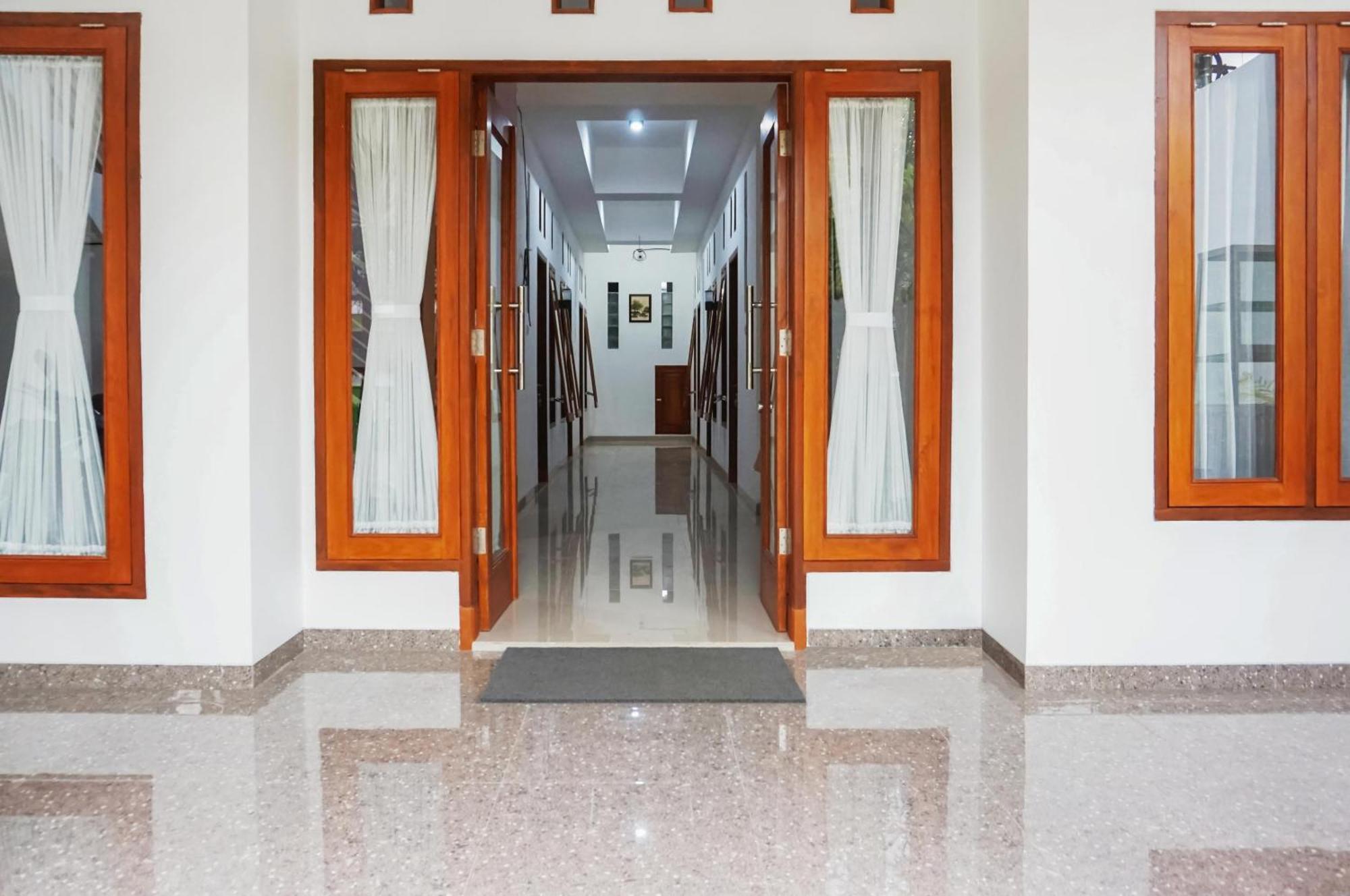 Hotel Reddoorz @ Jalan Danau Limboto Malang Exteriér fotografie